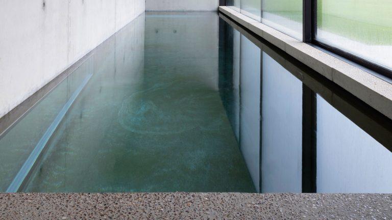 Poolumrandung aus Beton