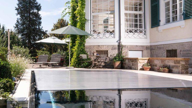 Infinitypool mit Rollladen