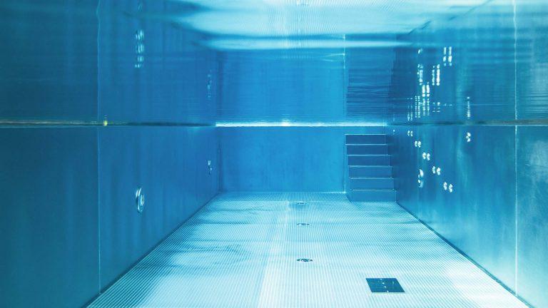 Unterwasser im Pool