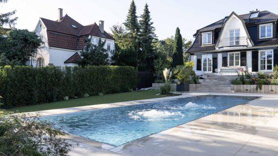 Pool mit Luftsprudelplatten