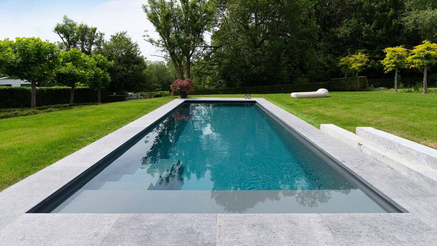Grauer Pool Welche Poolfarbe ist Ihr Favorit?