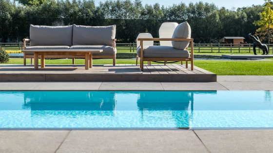 PP-Pool mit Überlaufrinne